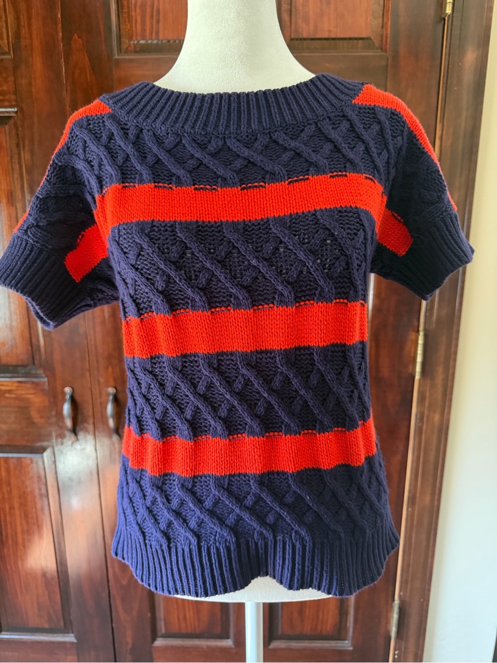 Kenji Classic Cable-Knit Crewneck Sweater - Navy & Red